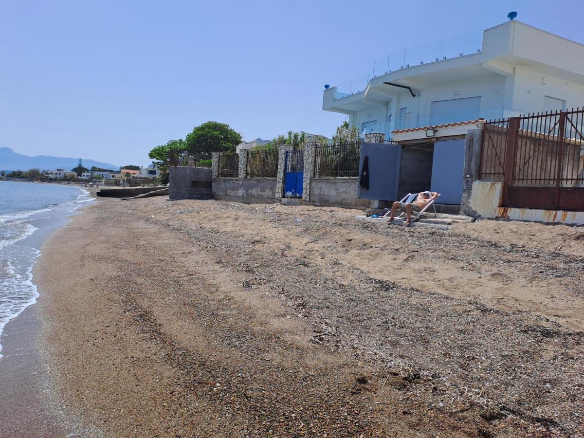 Blue Life, Sea-Luxury Rooms On The Beach Between Palermo And Cefalu' Casteldaccia Exterior photo