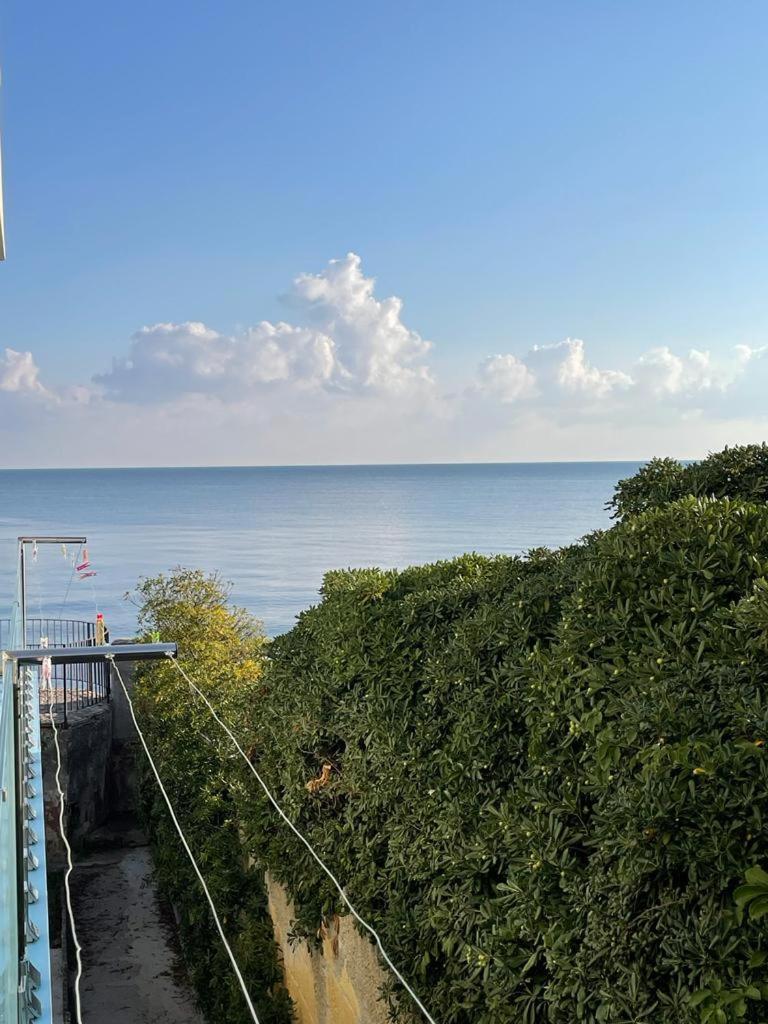 Blue Life, Sea-Luxury Rooms On The Beach Between Palermo And Cefalu' Casteldaccia Room photo